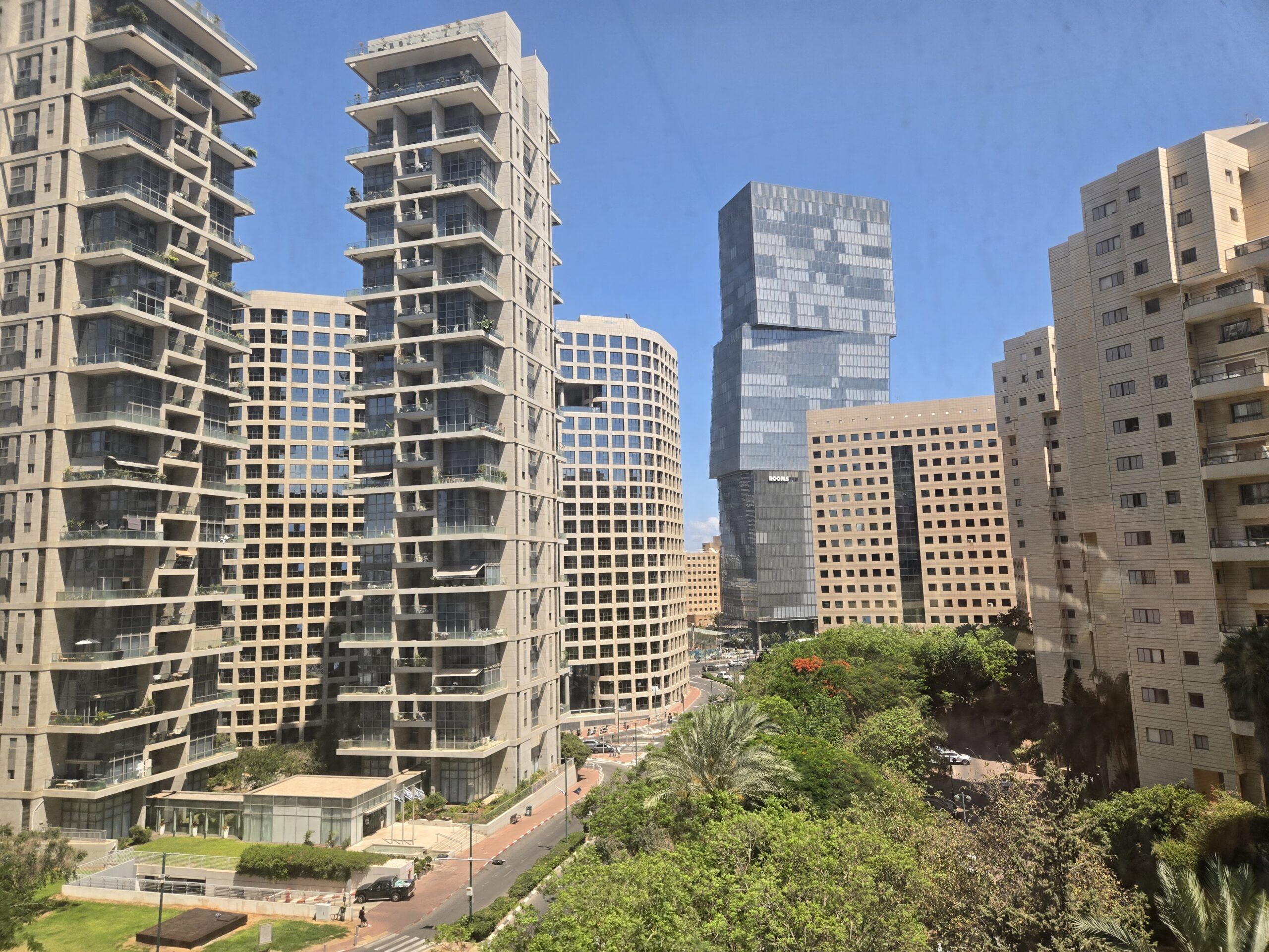 משרדים למכירה בבורסה רמת גן ב9000 שח 4